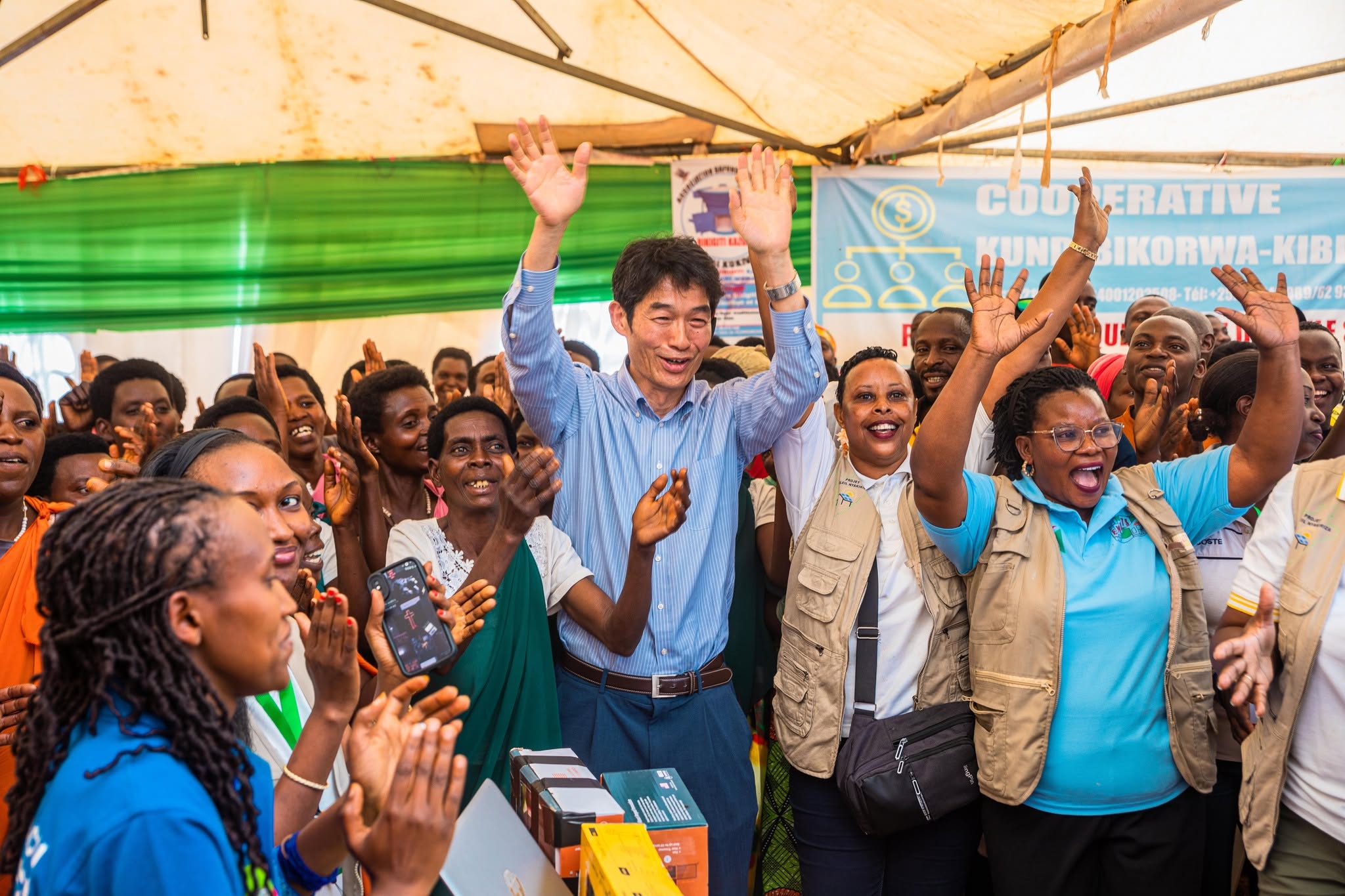 Visite du Groupe de la Banque mondiale au Projet Soleil Nyakiriza